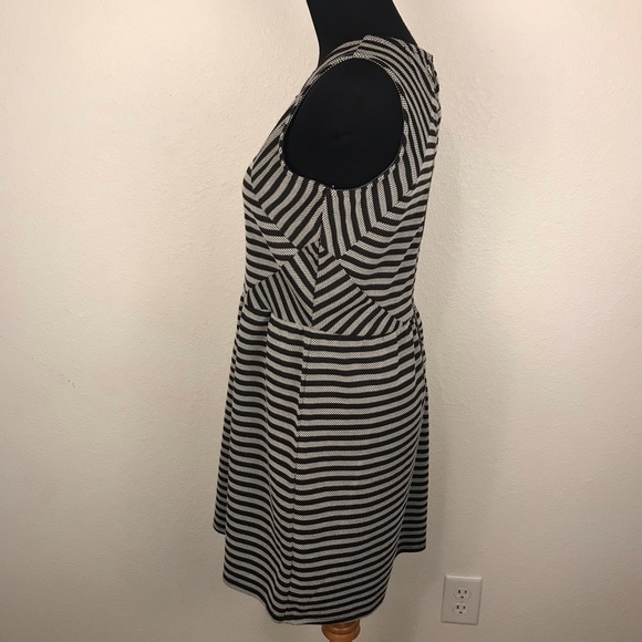 OLIVE + OAK | Striped Sleeveless Dress S - Picture 6 of 8